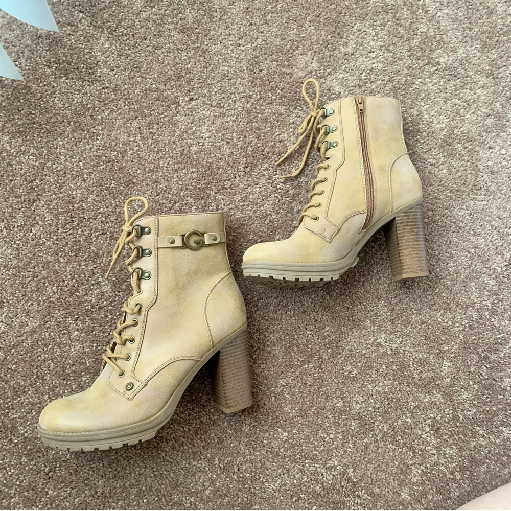 NWOT G by Guess Booties Tan Color Sz 9 Zipper